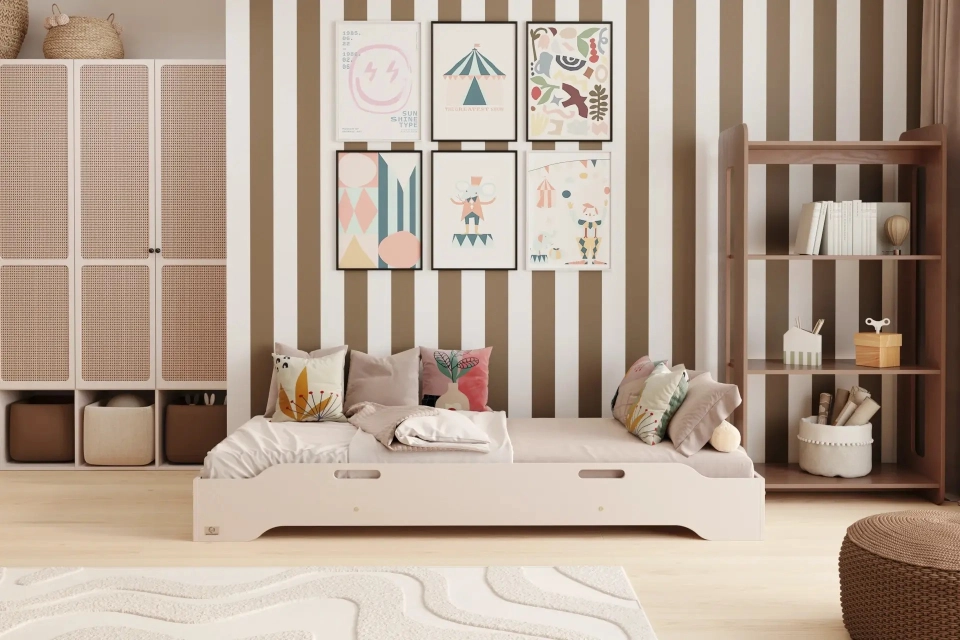 Dlaczego Twoje dziecko kopie i wierci się w łóżku w nocy? Pełny przewodnik dla rodziców